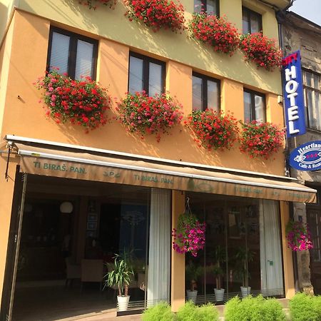 Heartland City B&B Tuzla Buitenkant foto