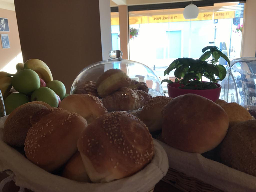 Heartland City B&B Tuzla Buitenkant foto