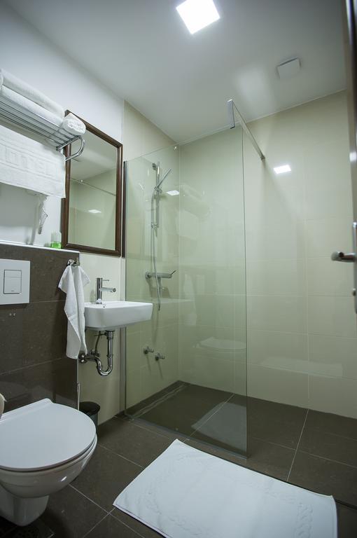 Heartland City B&B Tuzla Buitenkant foto