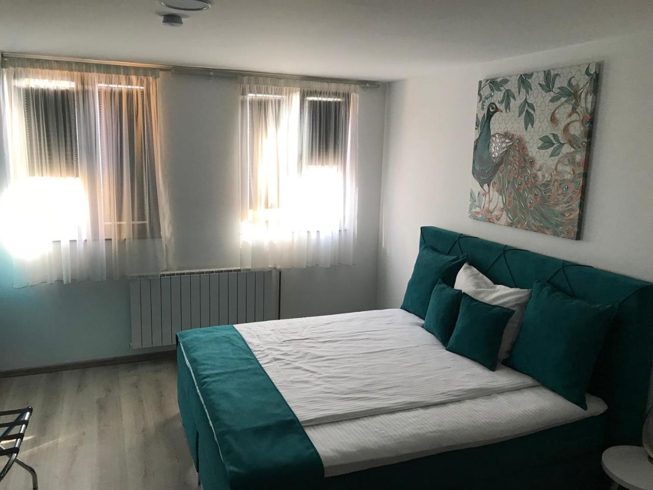 Heartland City B&B Tuzla Buitenkant foto